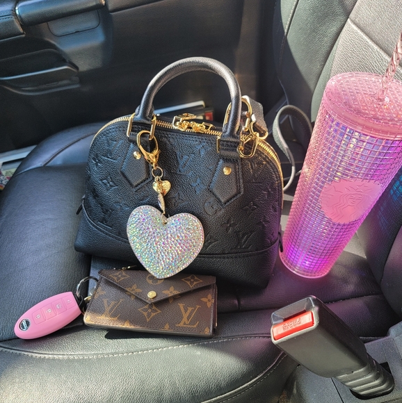 Meet your Posher, Sandra - Picture 1 of 3